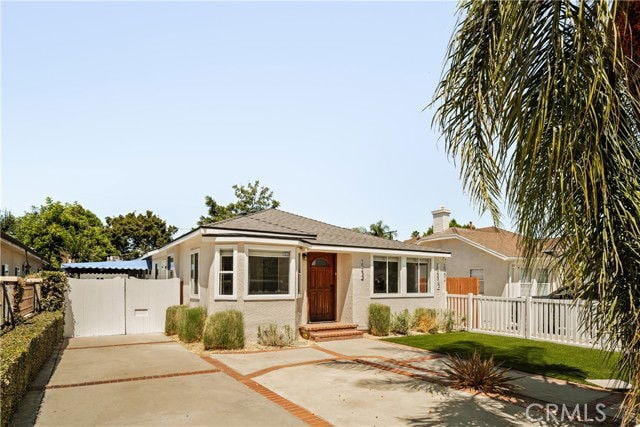 Photo - 15233 Camarillo St