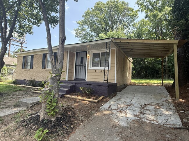 Building Photo - 1242 Airways Blvd