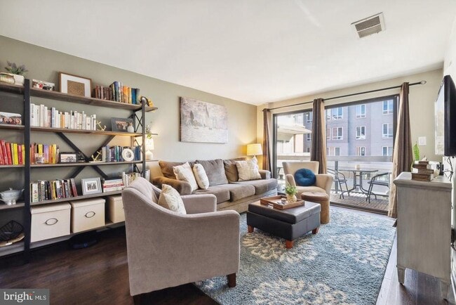 Photo - 1020 N Stafford St Unit 311