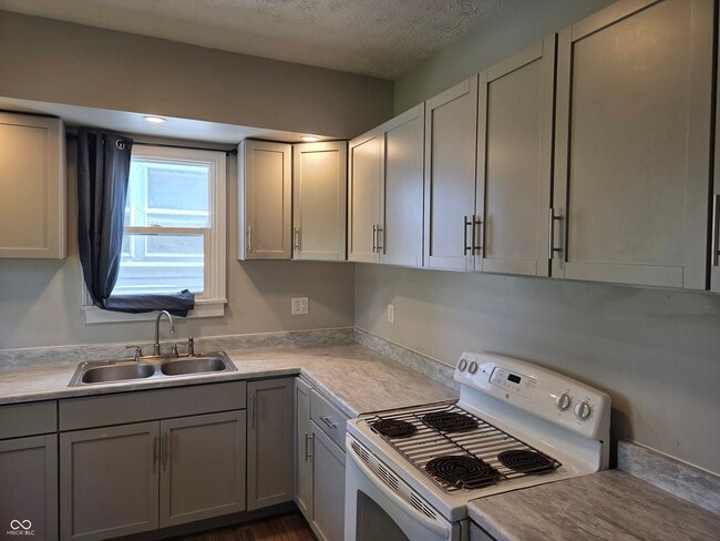 Photo - 1430 Chestnut St