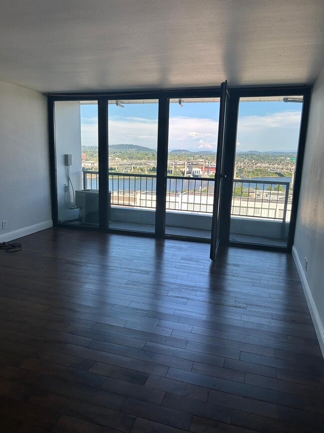 Photo - 111 SW Harrison St Unidad 111 SW Harrison St. #11G