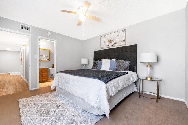 Photo - Azalea Trail Apartments