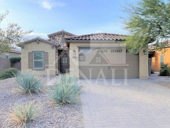 Building Photo - 2723 E Mews Rd