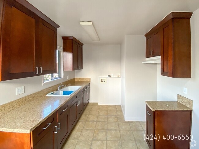 Building Photo - 1137 3/4-1134 W 90th St Rental