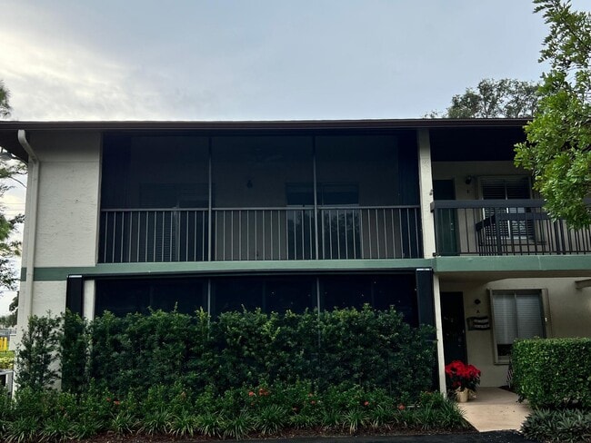 Building Photo - 6342 Chasewood Dr Unit E