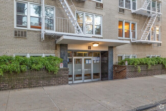 Entrance - 54 Orange St