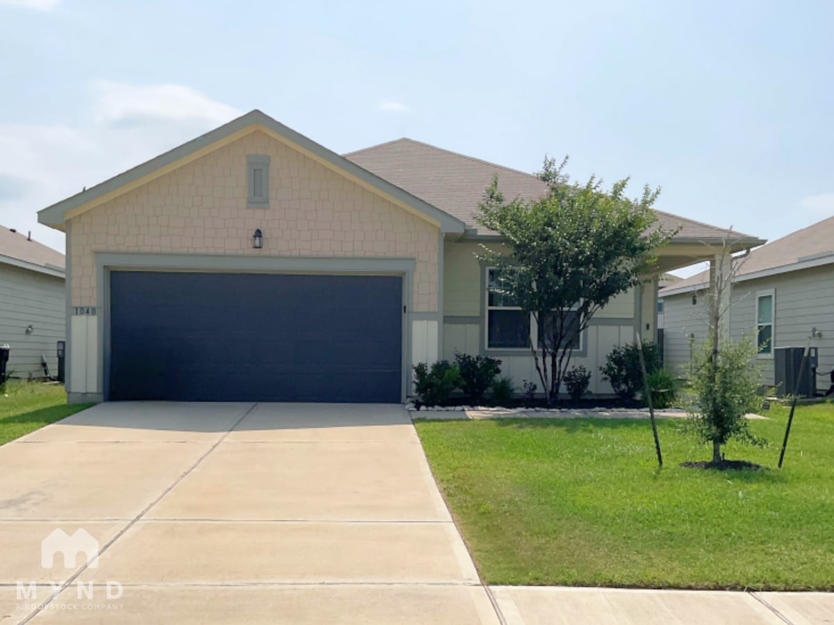 Photo - 1040 Banyon Tree Ln