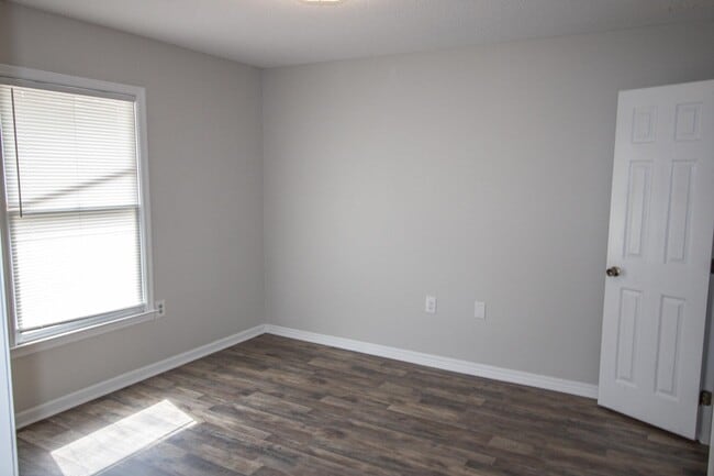 Photo - 140 Lanier Dr Unit 141