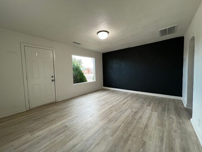 Photo - 1110 W Grand Ave Unit 1110 W Grand -1