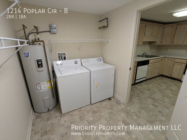 Photo - 1214 Poplar Cir Unit B