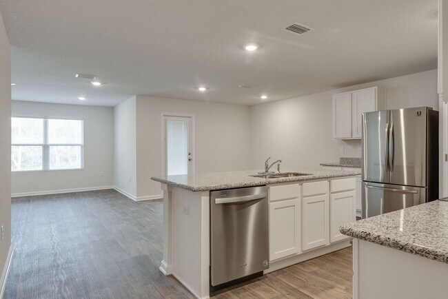 Photo - Spacious 4-Bedroom Home - Cambria