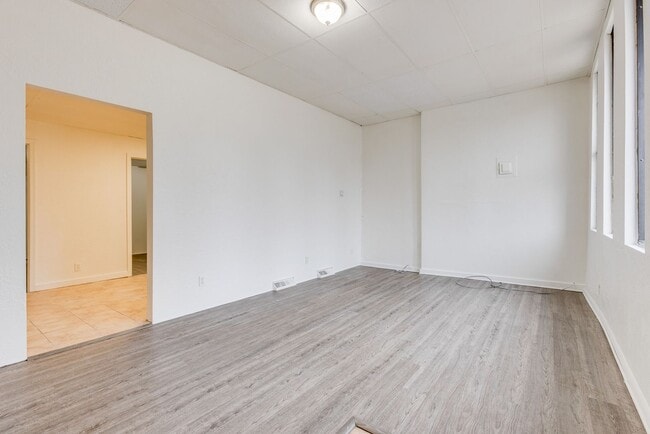 Photo - 705 Brownsville Rd Unidad 1st Floor Front