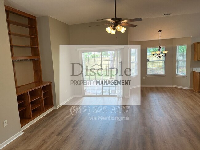 355 Shady Oak Cir