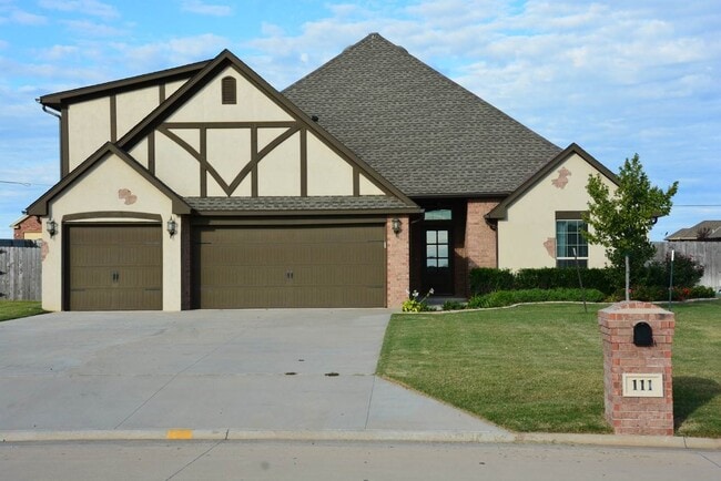 Photo - 111 London Dr House