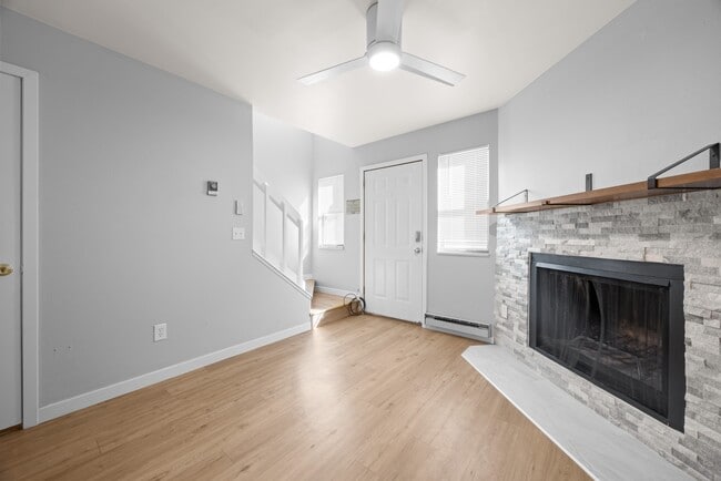 Photo - 2238 Canyon Blvd #2