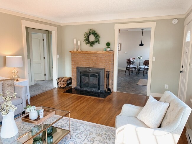 Building Photo - Adorable cottage in the Columbia Neighborhood Rental