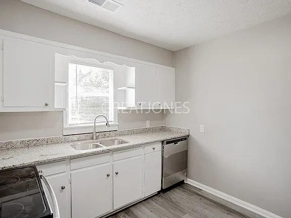 Photo - 2425 Avalon Rd