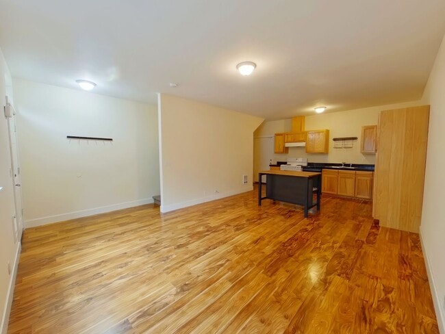Building Photo - 1857 Pearl St Unit C