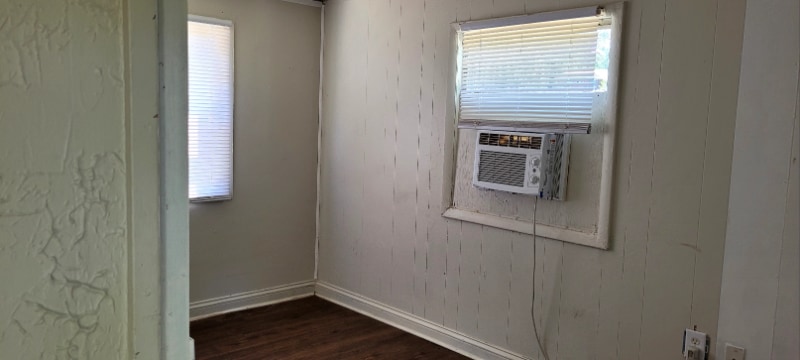 Photo - 205-437 Holt Ave