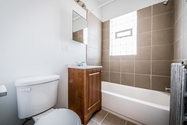 Photo - 702 N Waller Ave