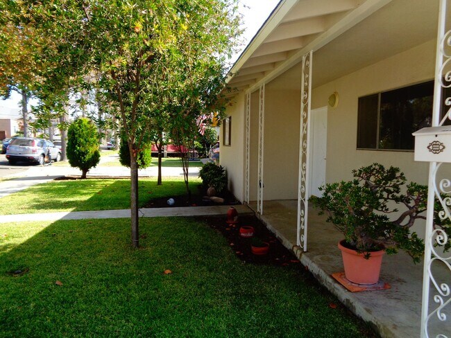 Photo - 2 Bedroom 1 Bathroom Remodeled Home for Re...