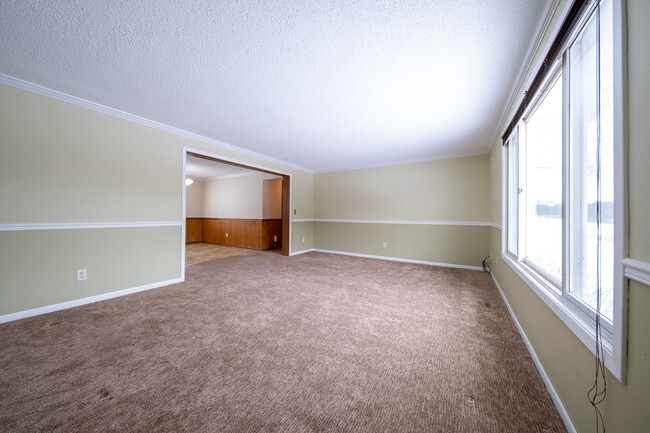 Photo - 408 Edgar Pl