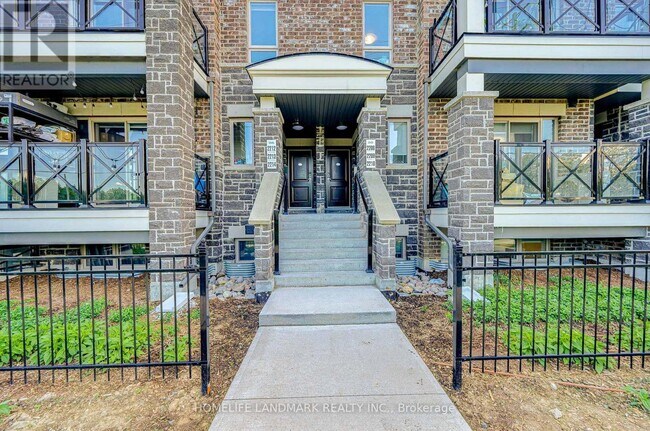 Photo - 10 Westmeath Ln