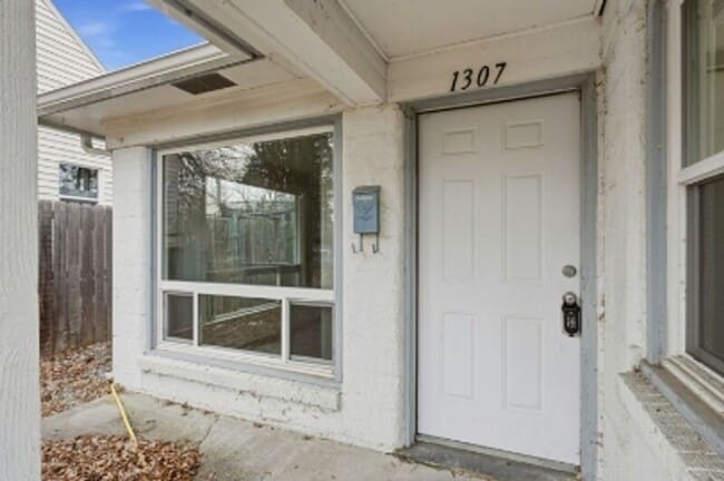 Photo - 1307 E Thurston Ave