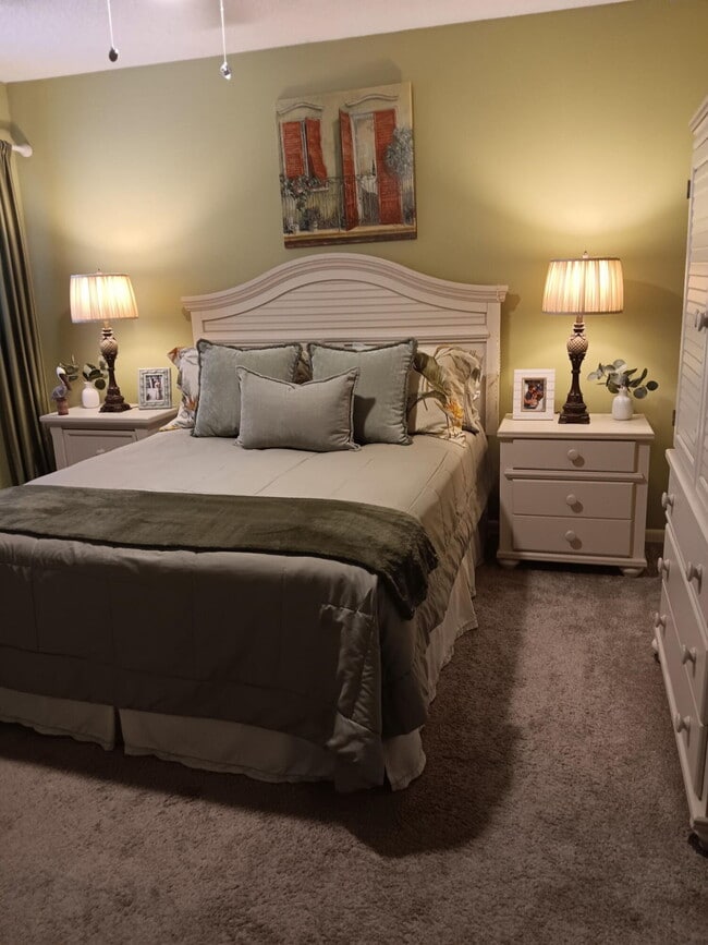 Building Photo - 5701 Fairway Park Dr Unit 103