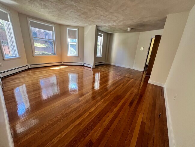 Photo - 303 Tappan St Unit 1B