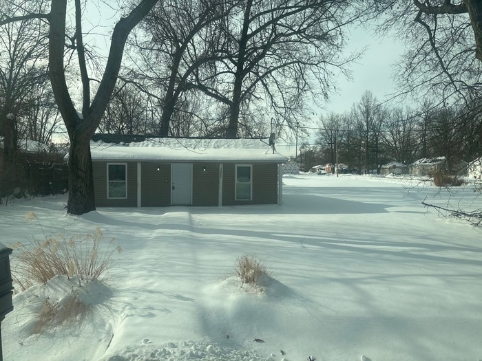 3 bedroom 1 bath section 8 and market rent - 3 bedroom 1 bath section 8 and market rent