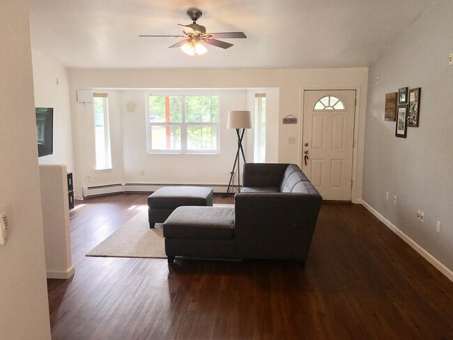 Photo - Home in North Pole / 2 Car Garage / Pet friendly