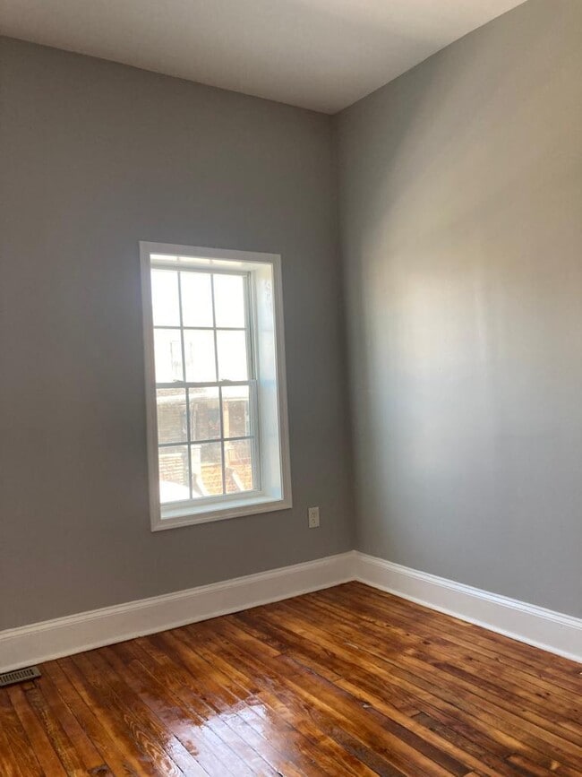 Photo - 2311 Lauretta Ave