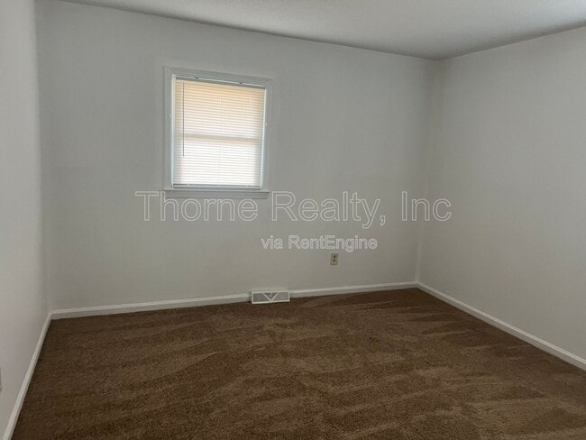 Photo - 1121 Brownview Dr