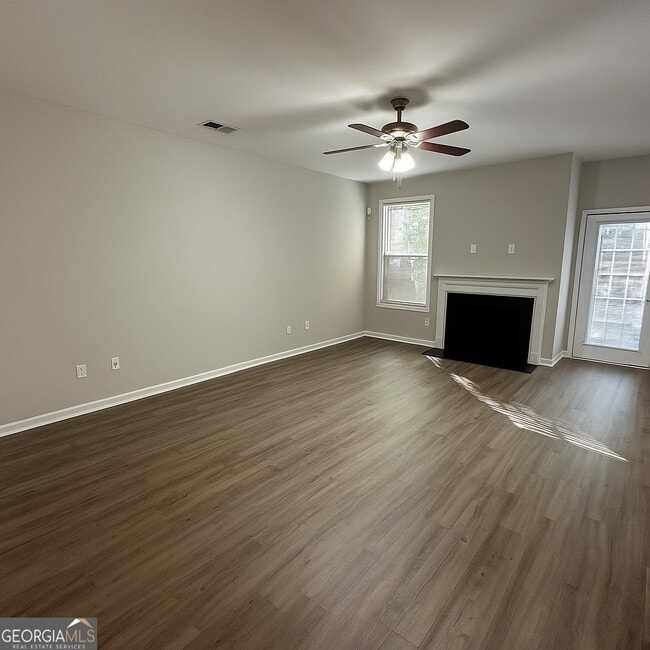 Photo - 4295 Youngstown Cir