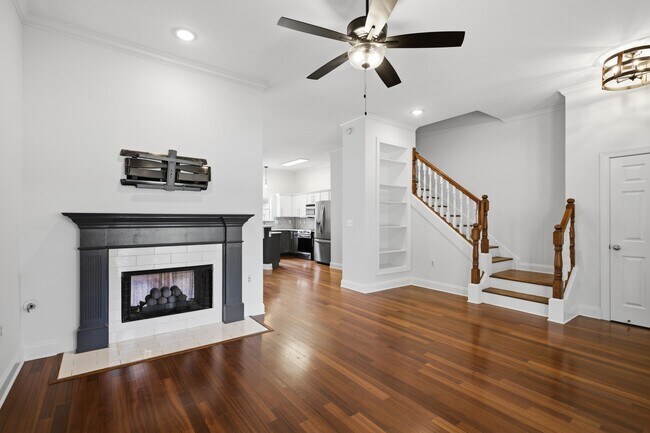 89 W Carolina Ave