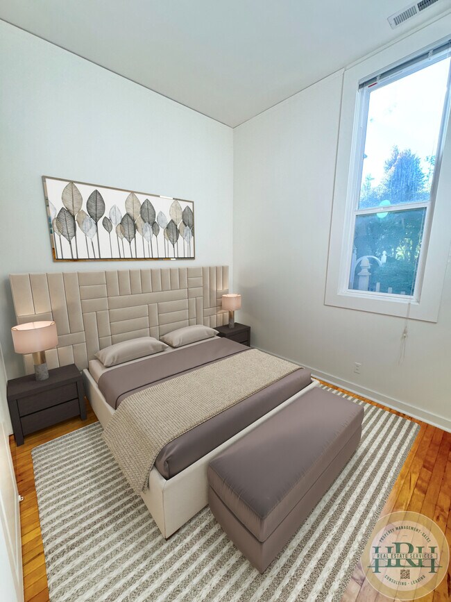 Photo - 2534 Washington St