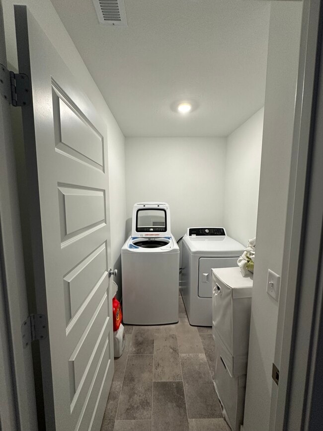 Photo - 2060 Dixon Crk Dr