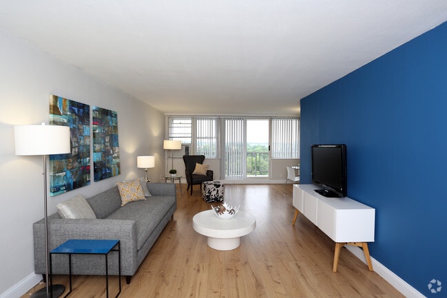 Interior Photo - Chestnut Hill Tower Rental