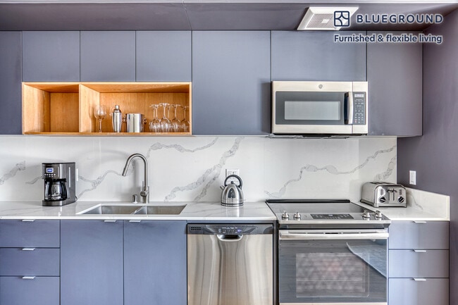 Photo - 7077 W Willoughby Ave Unidad FL6-ID479