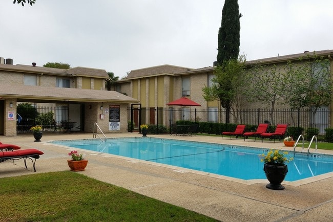 Photo - Chevy Chase Apartments