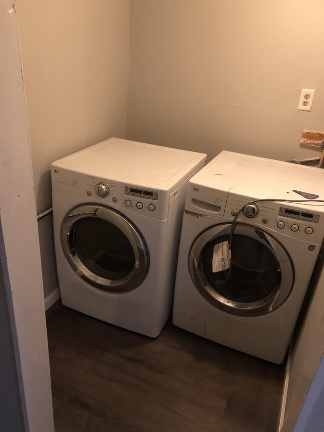 Photo - 137 1/2 W North C St Unit 1