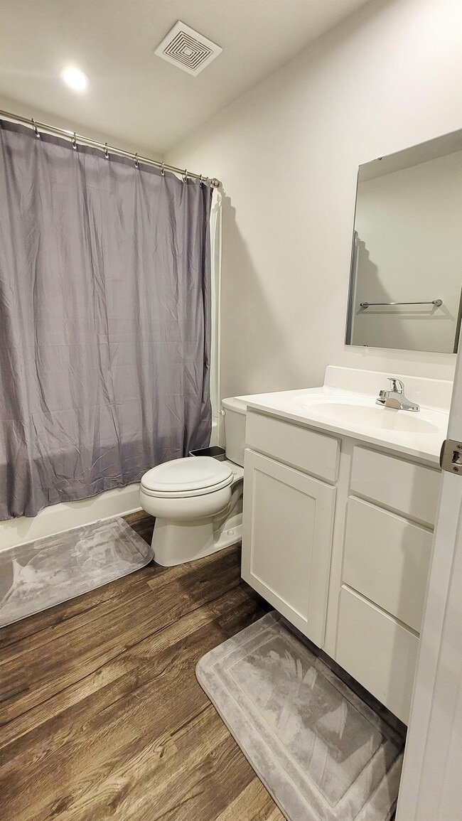 Photo - 145 Fernside Ct