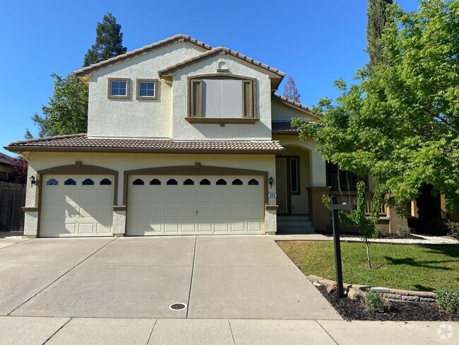 Building Photo - Large 4 bdrm 3 bath in Broadstone Rental