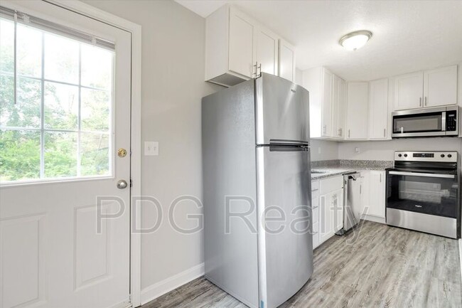 Building Photo - 12018 Morningside Dr Rental