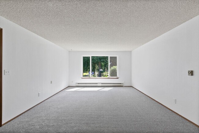 Photo - $1,500 - 2 Bed / 1 Bath - Recently Renovated in Private Setting Unidad 3