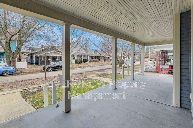 Photo - 413 N Oxford St