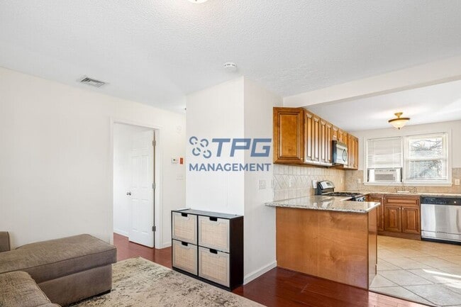 Photo - 9 Thompson St Unit 2