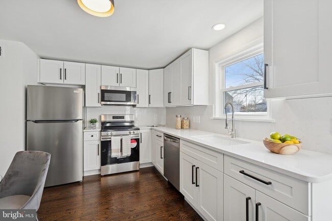 Photo - 303 Lemon St