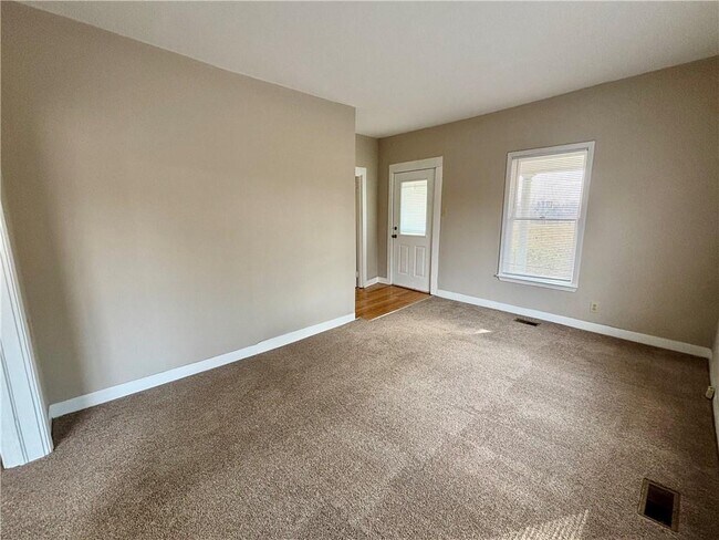 Photo - 3302 N Bogan Rd NE